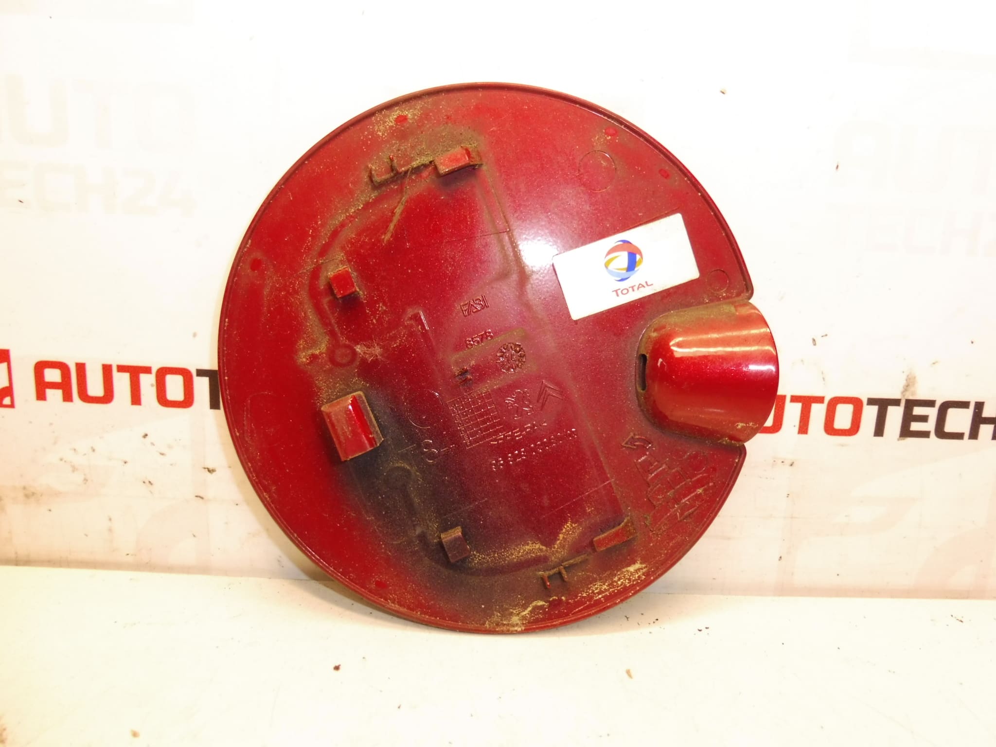 Kryt viečka nádrže EPYD Peugeot 3008 9682803080 1517G9 – Obrázok 2