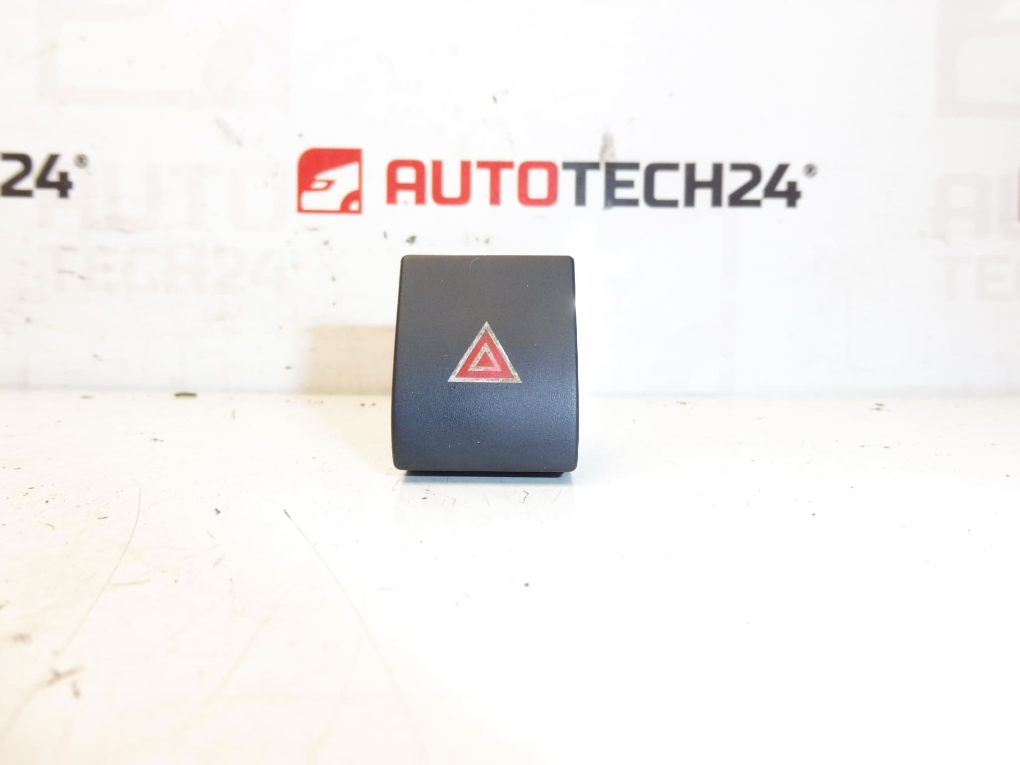 Ovládač výstražných svetiel Peugeot 3008 5008 96652440ZD