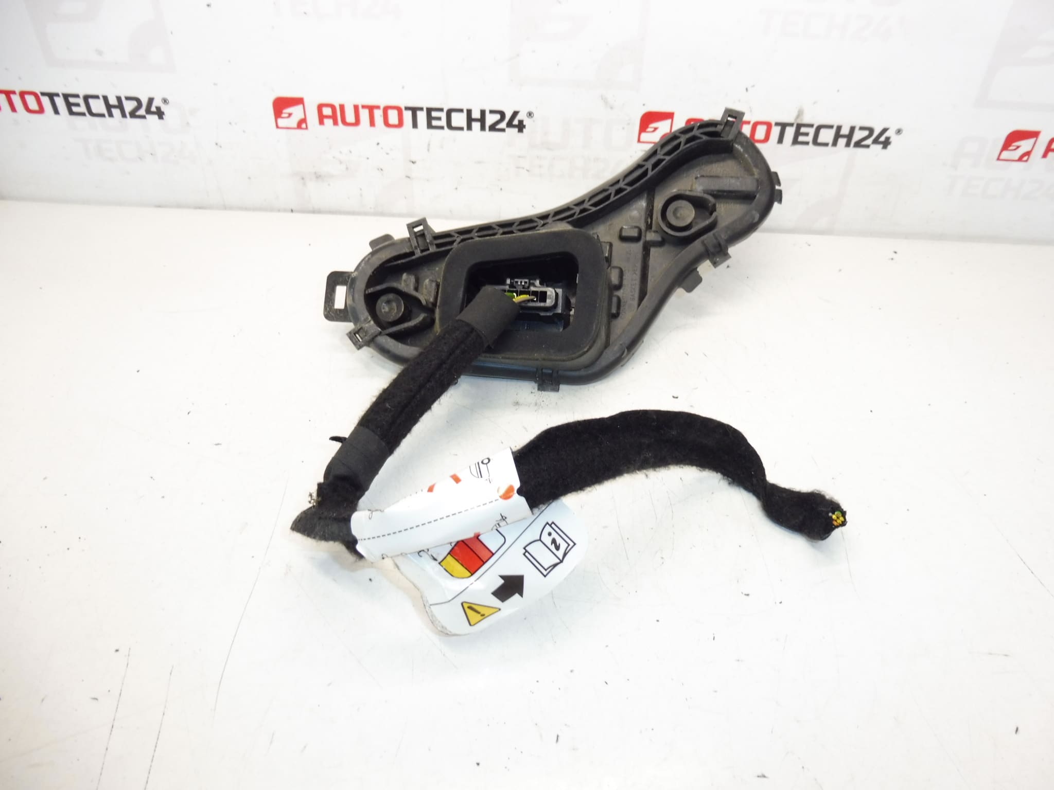 Pätica žiaroviek Peugeot 3008 9805510580 – Obrázok 2