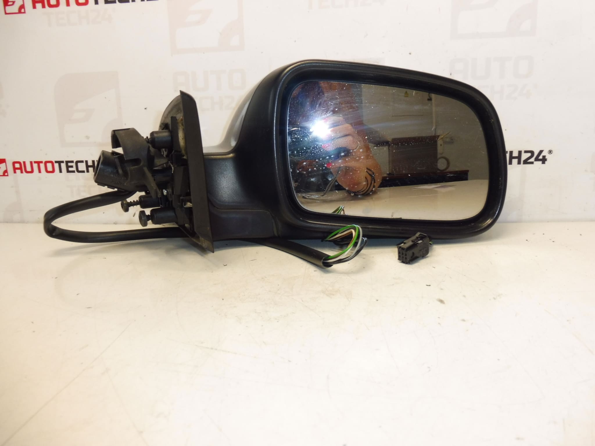 Pravé zrkadlo Peugeot 307 EZAC 8149AX – Obrázok 2