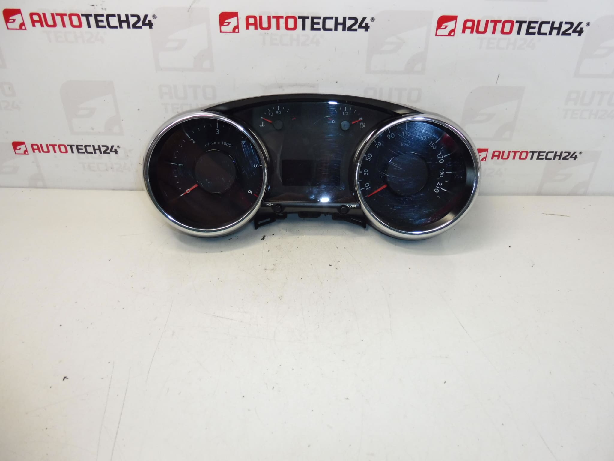 Tachometer 98000km Peugeot 3008 5008 9805232380 9810462780