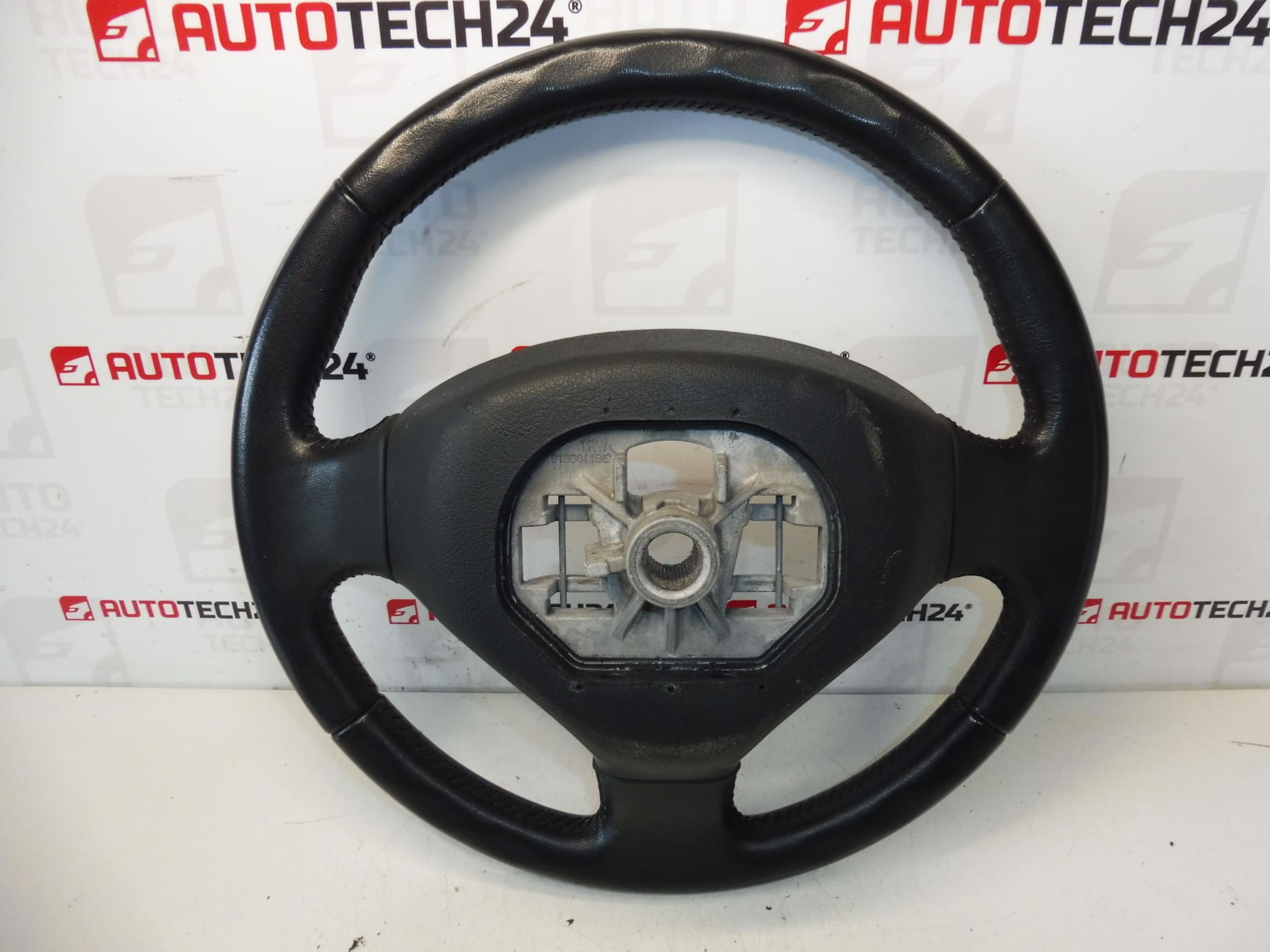 Volant Peugeot 3008 5008 96866138ZD – Obrázok 2