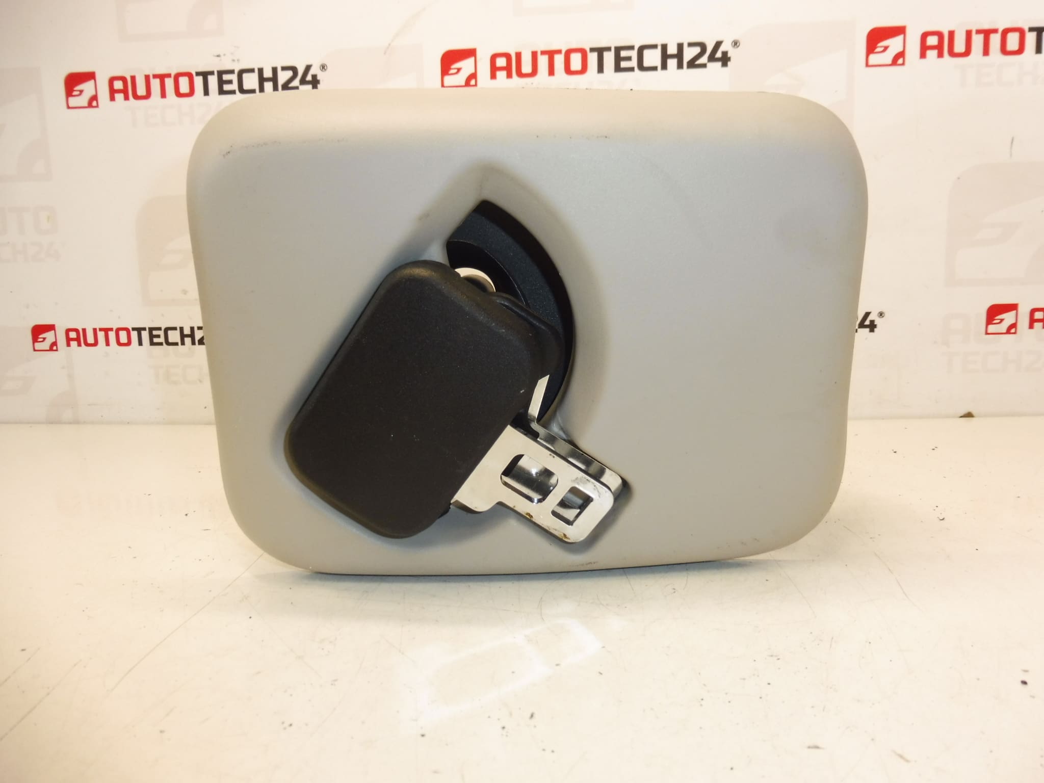 Zadný prostredný bezpečnostný pás Citroën C4 Picasso 9654438077 8974XR