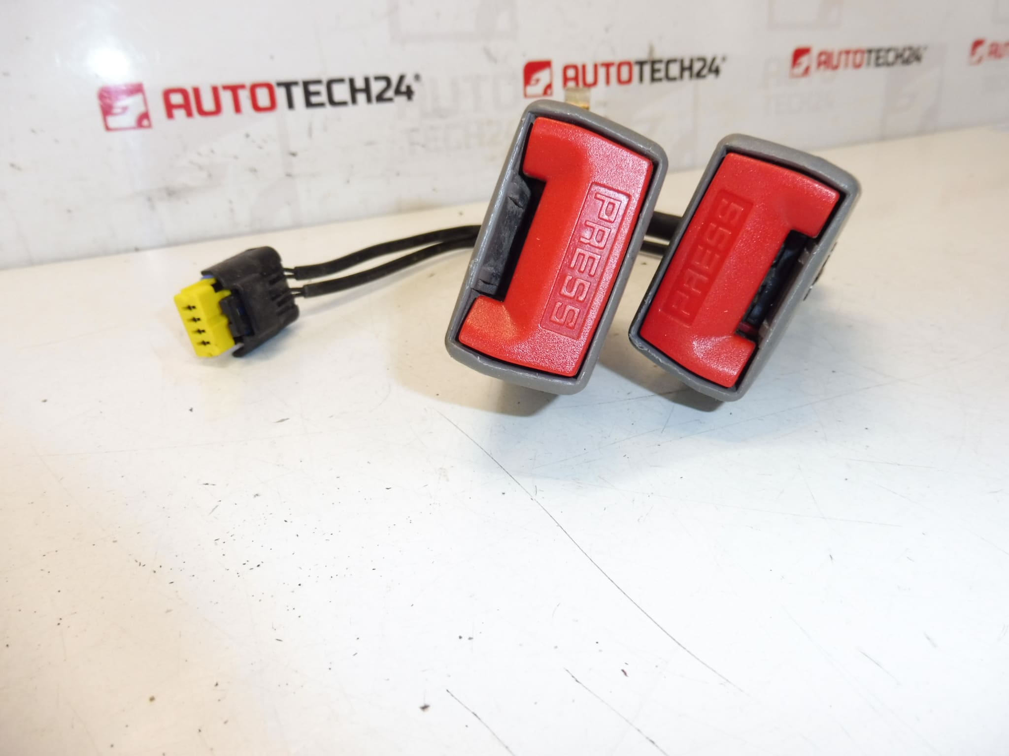 Zámok bezpečnostného pásu Citroën C5 II 8974W8 – Obrázok 2