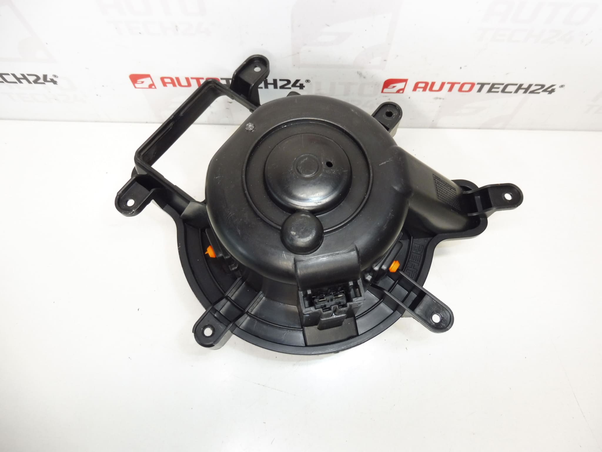 Ventilátor kúrenia Peugeot 3008 5008 T3953003 6441CP