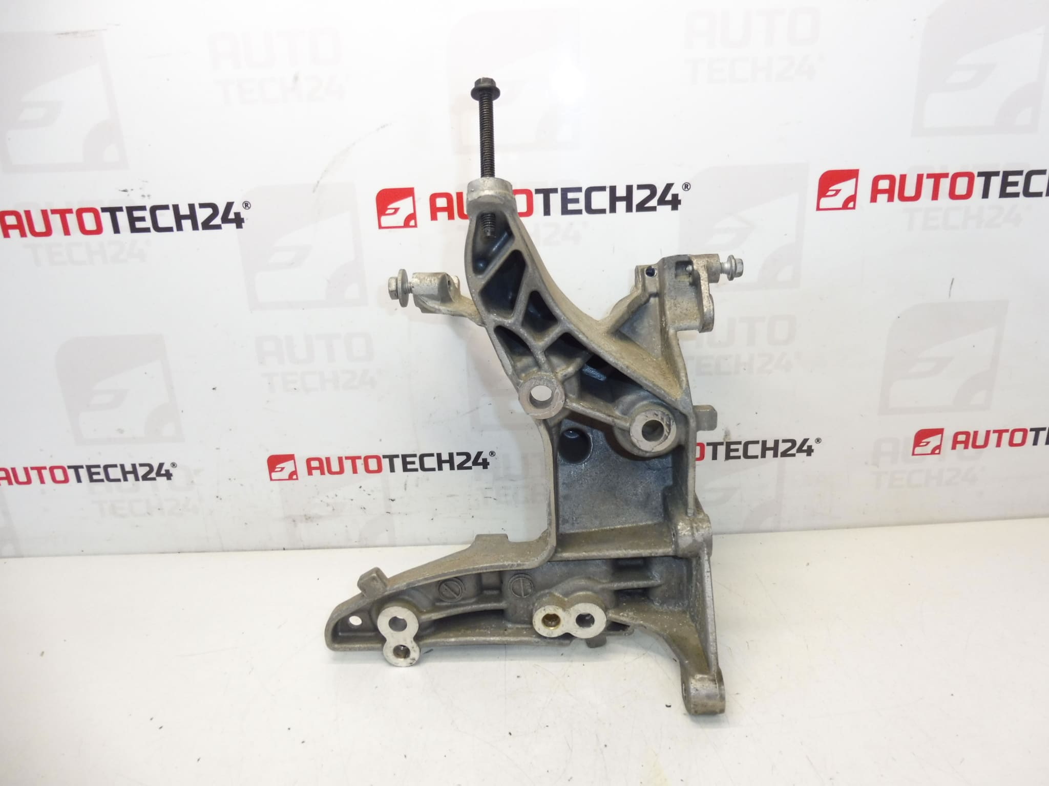 Držiak alternátora Citroën Peugeot 9684613880 5706N9 – Obrázok 2
