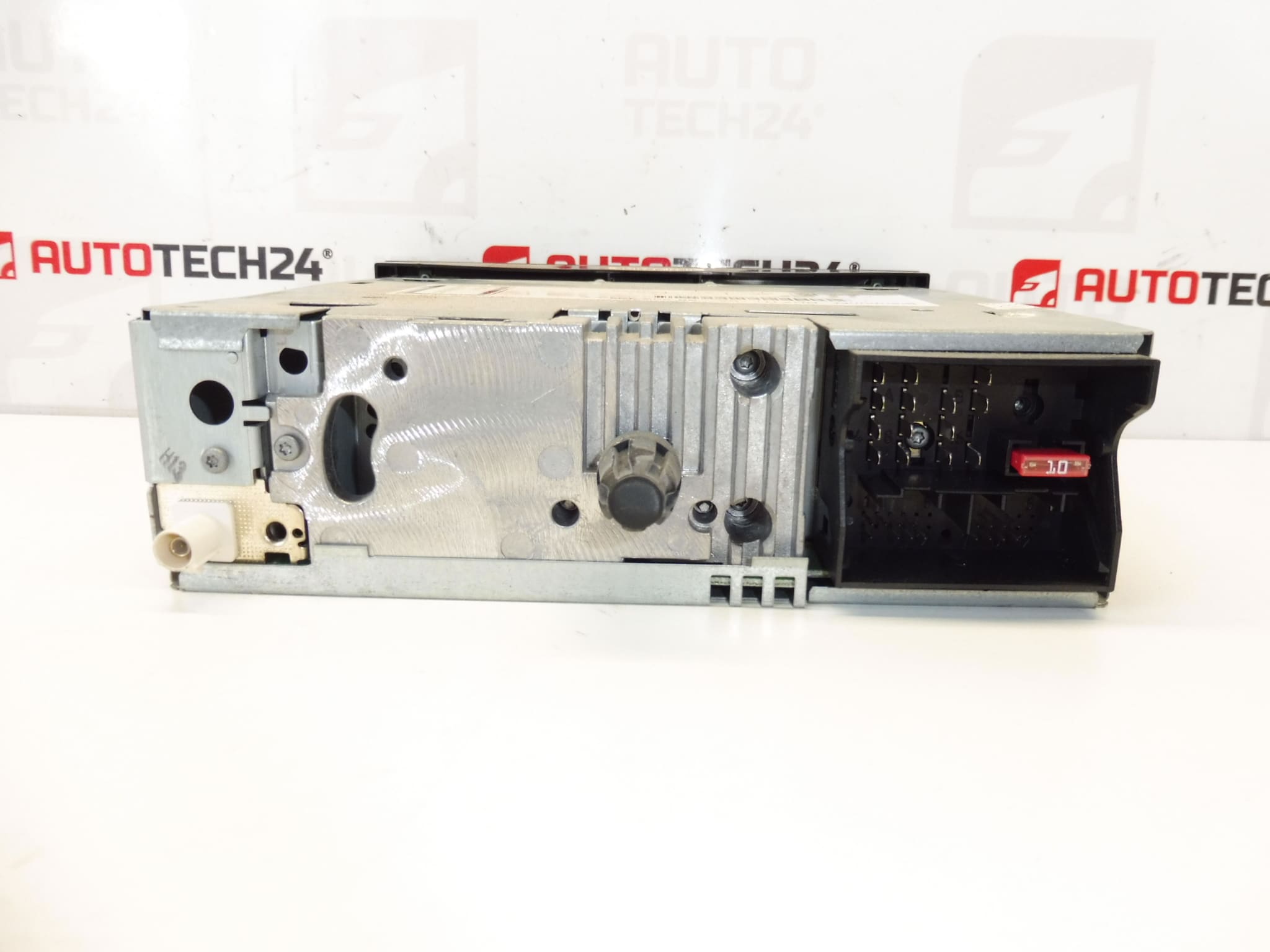 Autorádio s CD Blaupunkt RD4 N1 - 02 Citroën Peugeot 9660646477