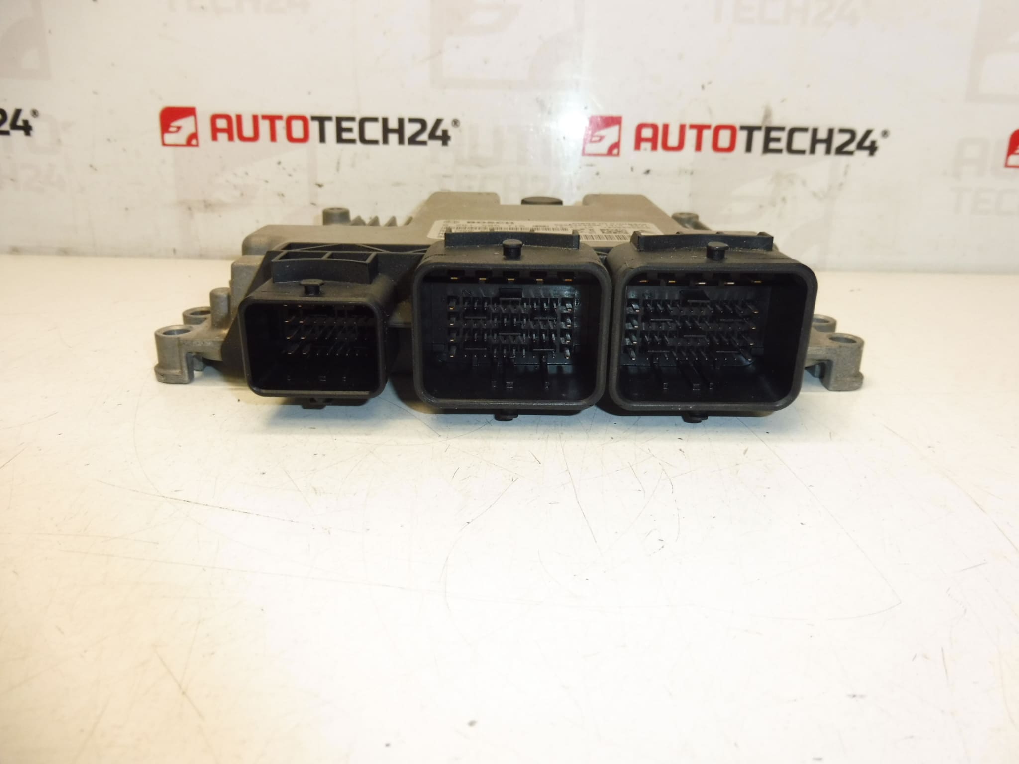ECU Bosch MEV17.4 0261S05715 9666824080 – Obrázok 2