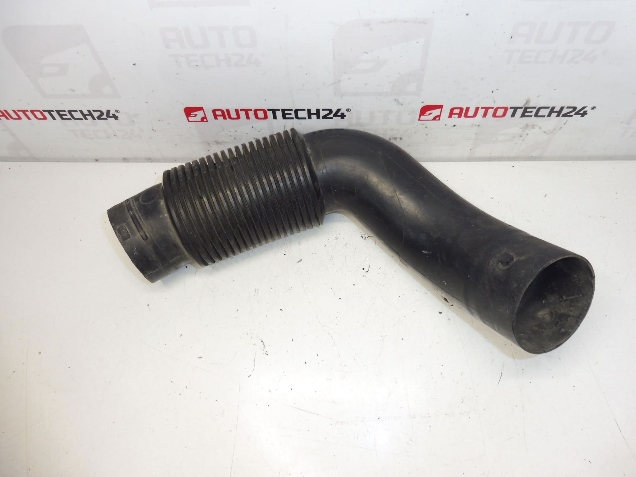 Hrdlo sania 1.6 HDI Citroën Peugeot 9647392480 143451 – Obrázok 2