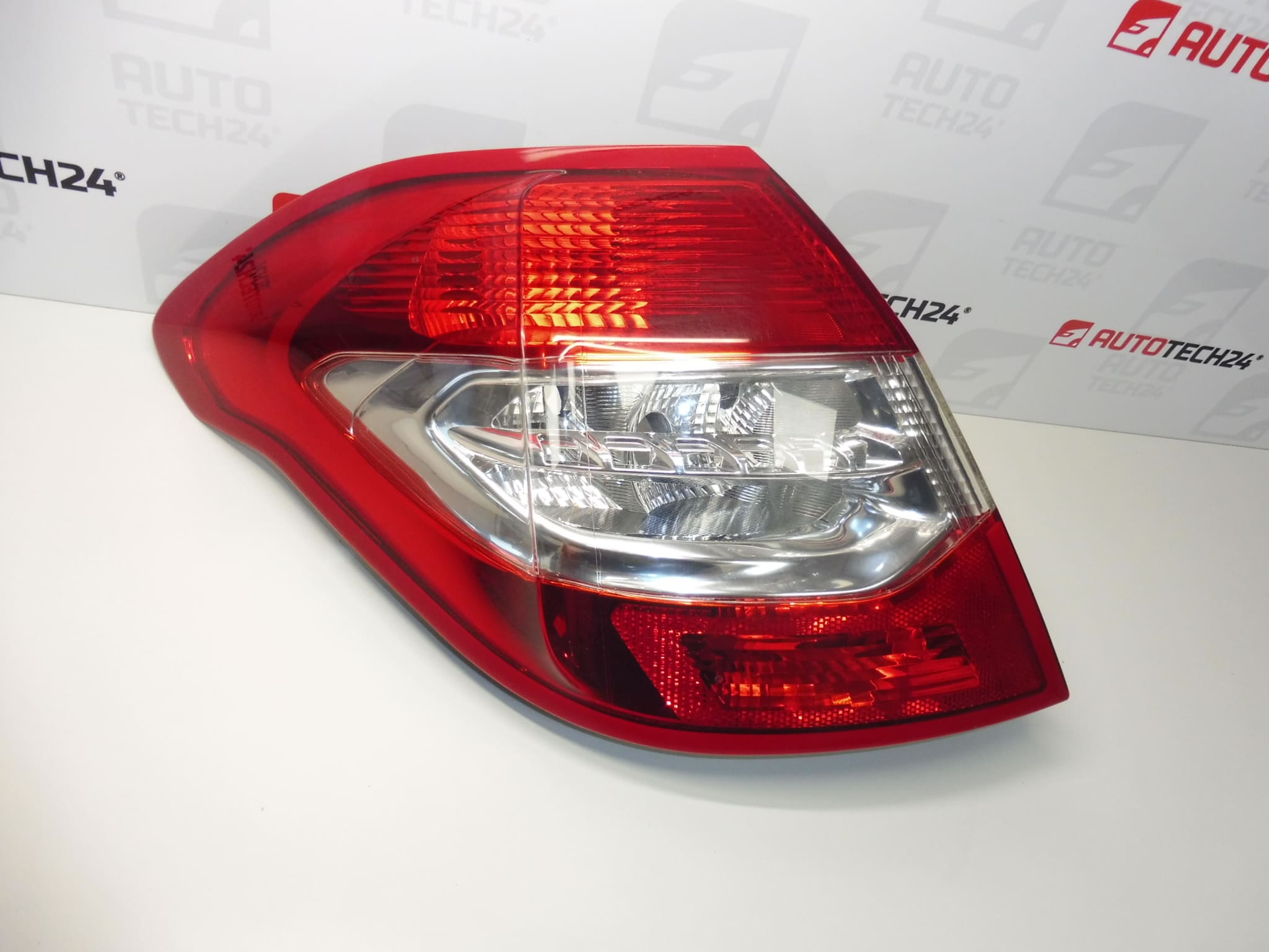Ľavé zadné svetlo vonkajšie Citroën C4 II 9687312180 6350KS