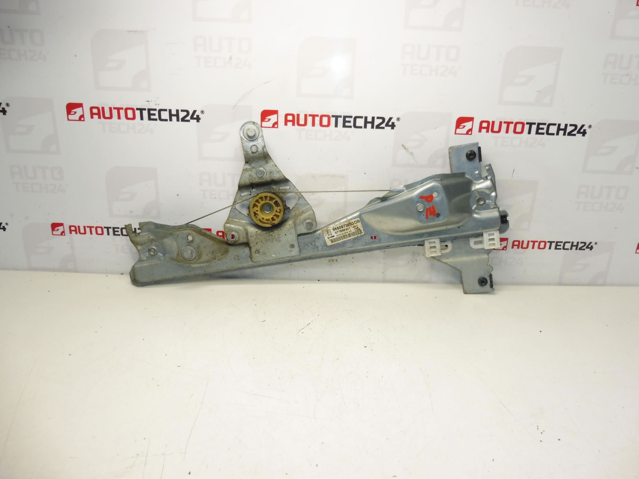 Mechanizmus sťahovania pravého zadného okna Peugeot 308 9680973680 9224E9