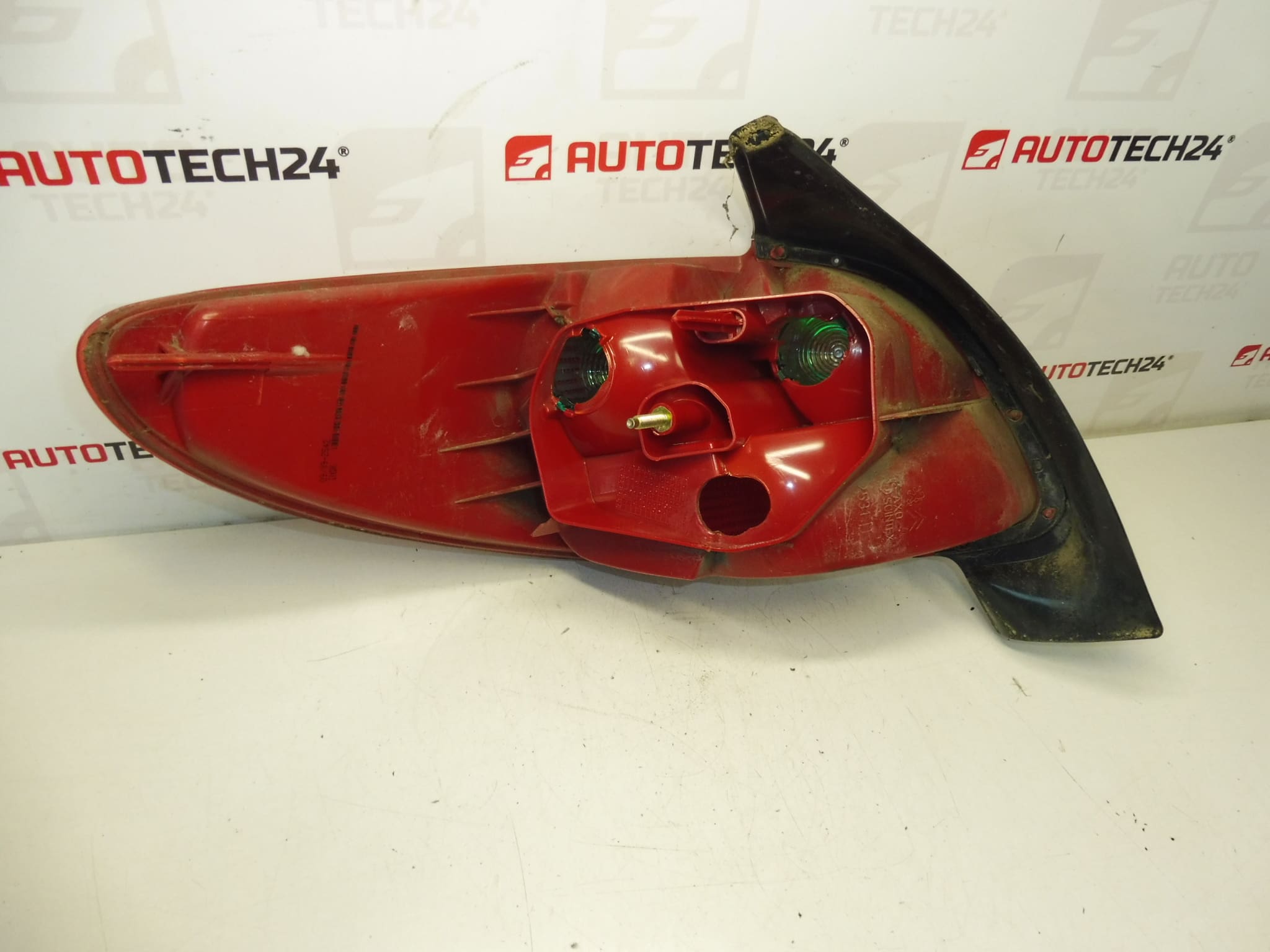 Pravá zadná lampa Peugeot 206 do 6/2003 6351P1 – Obrázok 2