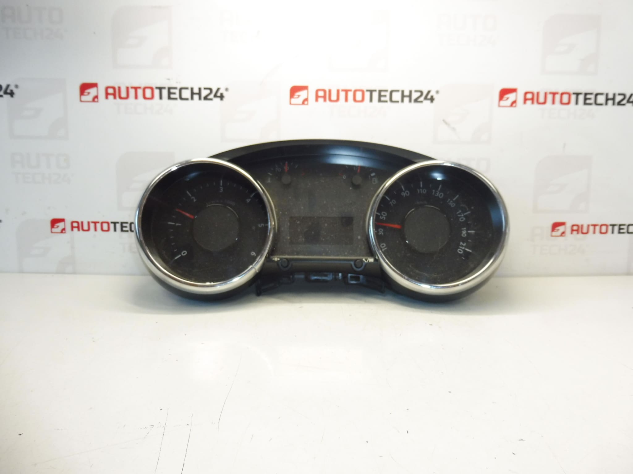 Tachometer 144000km Peugeot 3008 5008 9804210980 980462780