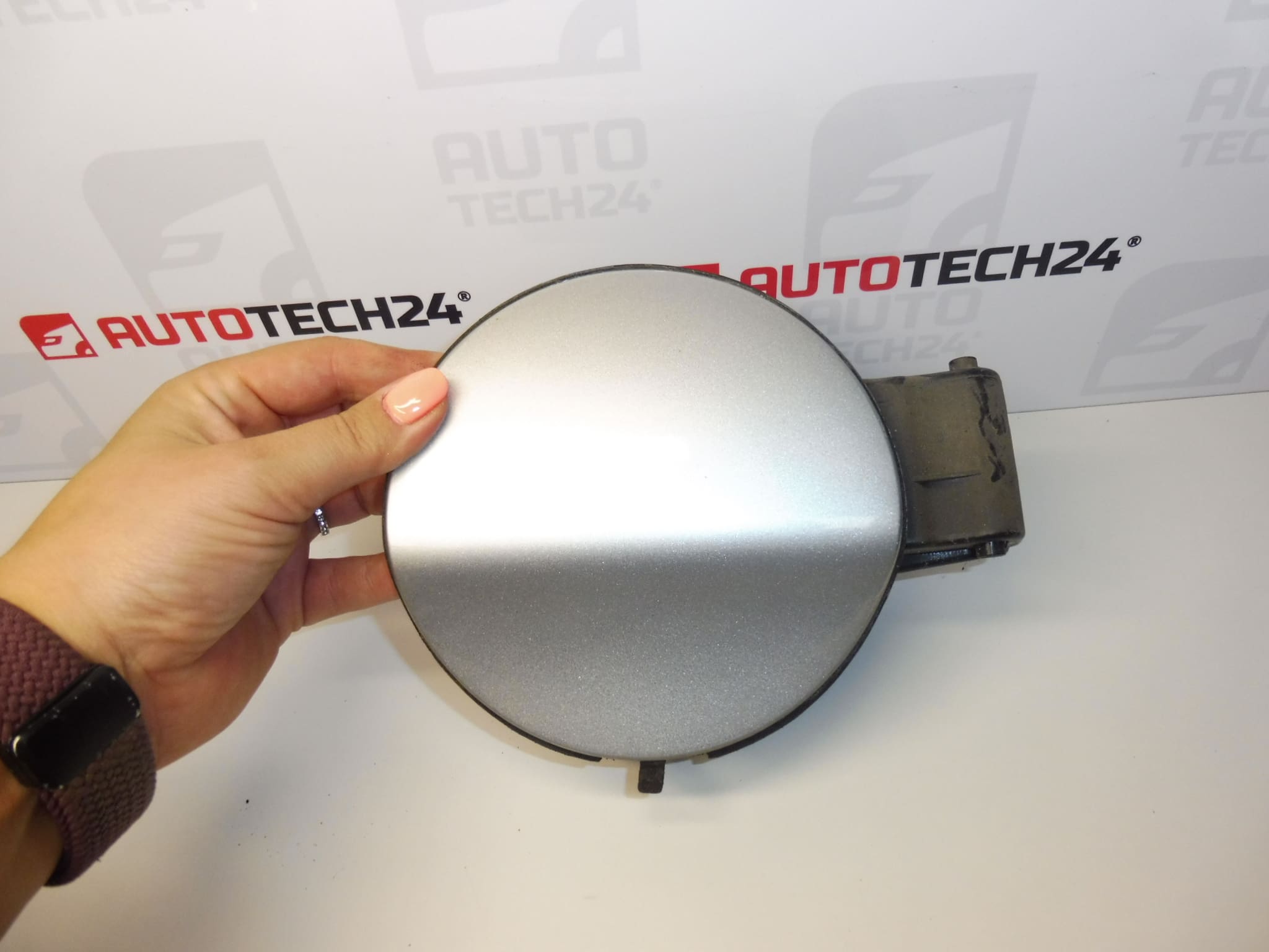 Viečko nádrže Citroën C4 B7 EZRC 9687310880 1517J1 1518F9 – Obrázok 2