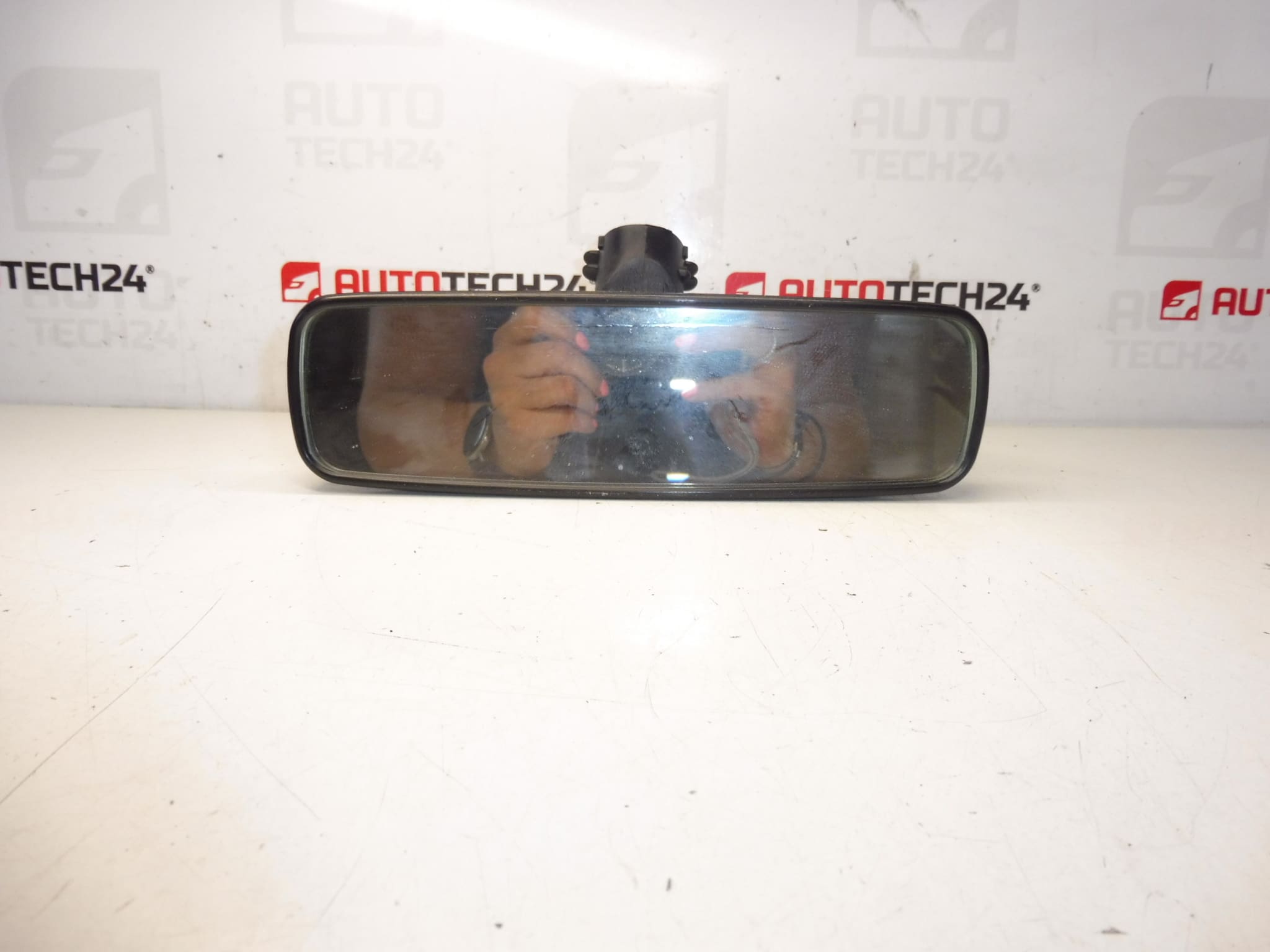 Vnútorné spätné zrkadlo Peugeot 3008 a 5008 8153LR