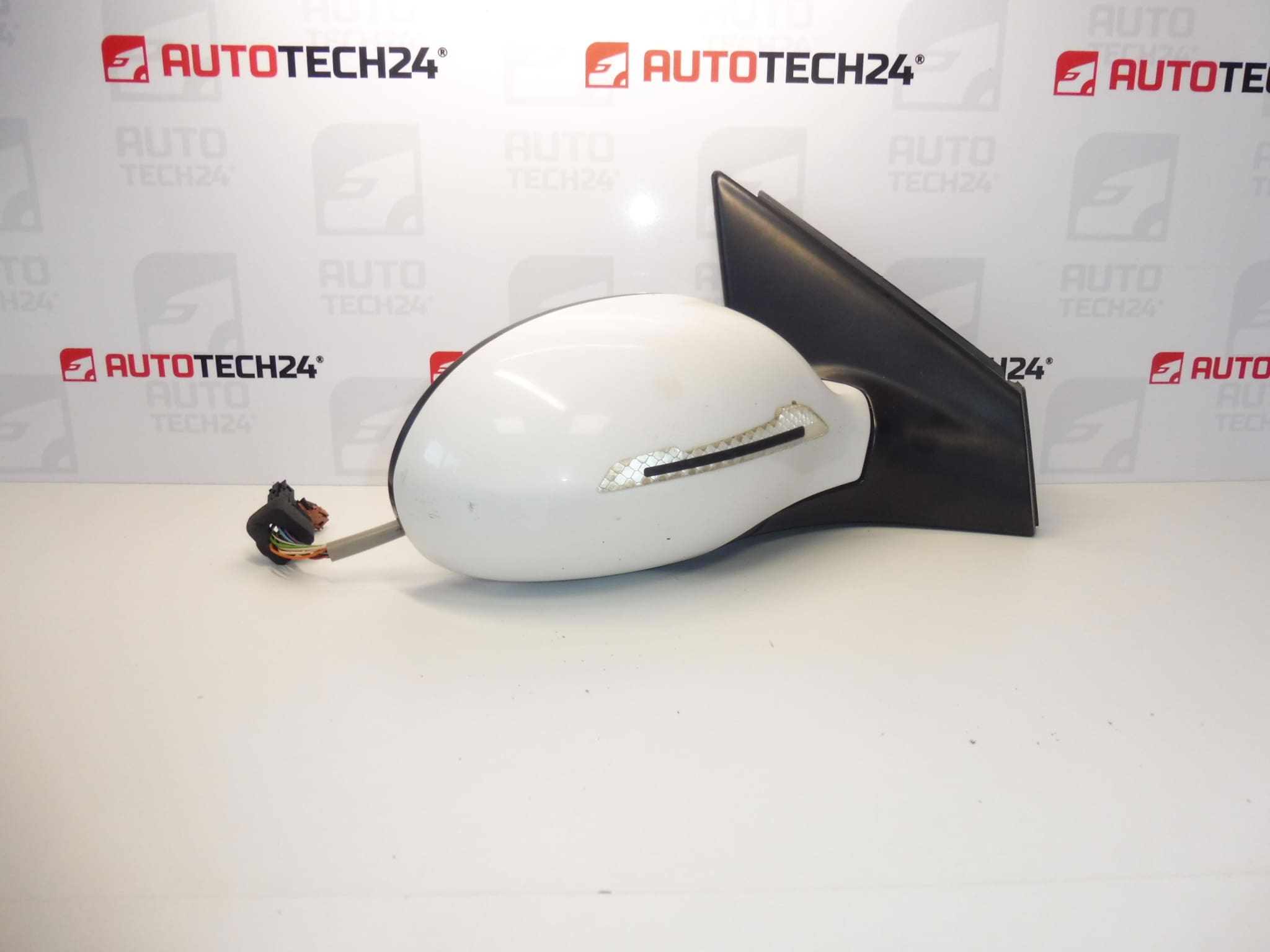 Pravé spätné zrkadlo Citroën C5 elektricky sklopné EWPB 96532993XT 8149WH