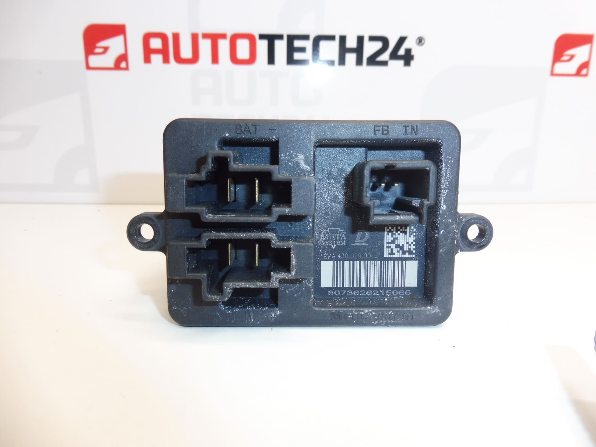 Regulátor ventilátora Citroën Peugeot 9821291880 – Obrázok 2