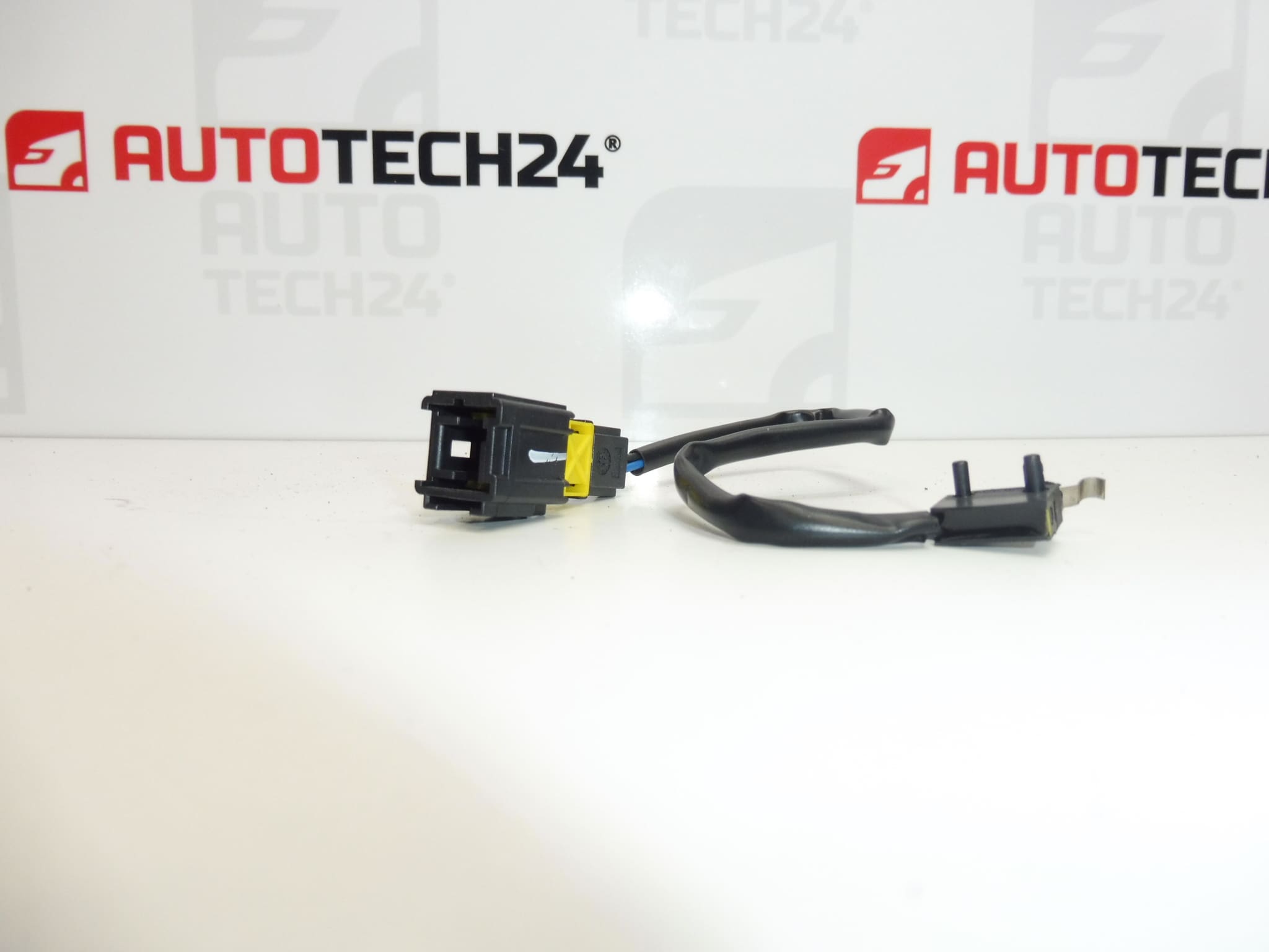 Spínač zaťahovacej strechy ľavý Peugeot 307 CC 8484L5 – Obrázok 2